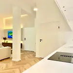 Loft Am Lech I Rollstuhlgerecht I Tiefgarage I Kueche I Terrasse Apartment
